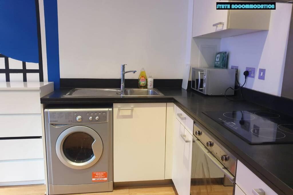 80S Retro 1Bed Studio Serviced Apartment Canary Wharf Perfect For Solo & Couple Travellers London Bagian luar foto