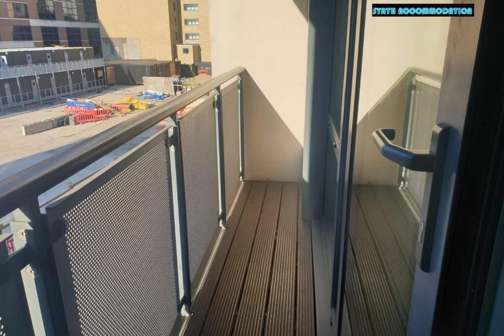 80S Retro 1Bed Studio Serviced Apartment Canary Wharf Perfect For Solo & Couple Travellers London Bagian luar foto